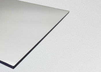 ポリカーボネート（PC）とは？透明性と「割れにくい」強さを両立した高機能プラスチックの特長と活用法を解説　株式会社ダイコー